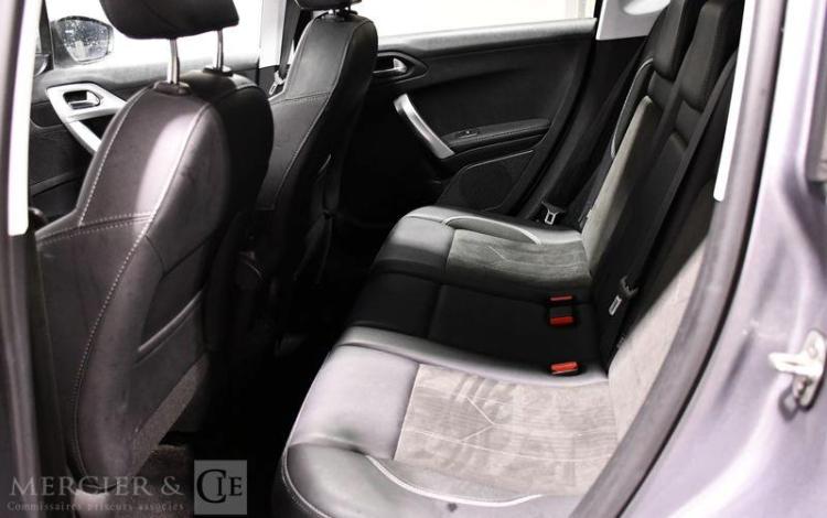 PEUGEOT 2008 1,6 BLUE HDI 120 CROSSWAY GRIS EJ-014-RY