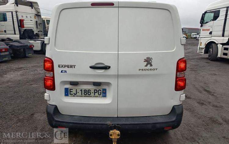 PEUGEOT EXPERT III VUL 2.0 BLUE HDi 16V FOURGON MOYEN S&S 122CV – DIESEL – ANNEE 2017 BLANC EJ-186-PG