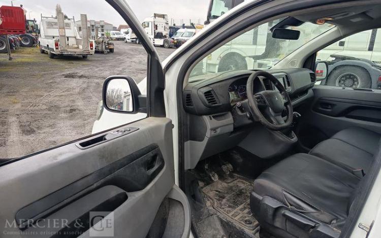PEUGEOT EXPERT III VUL 2.0 BLUE HDi 16V FOURGON MOYEN S&S 122CV – DIESEL – ANNEE 2017 BLANC EJ-186-PG