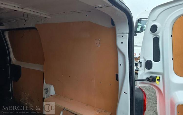 PEUGEOT EXPERT III VUL 2.0 BLUE HDi 16V FOURGON MOYEN S&S 122CV – DIESEL – ANNEE 2017 BLANC EJ-186-PG