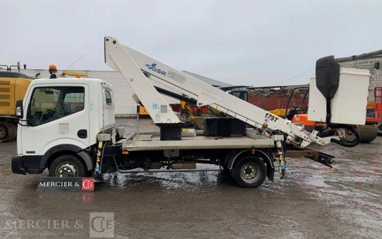 NISSAN CABSTAR AVEC NACELLE GSR E179T – 11 M – DIESEL 142419 KMS – ANNEE 2017  EJ-752-YM