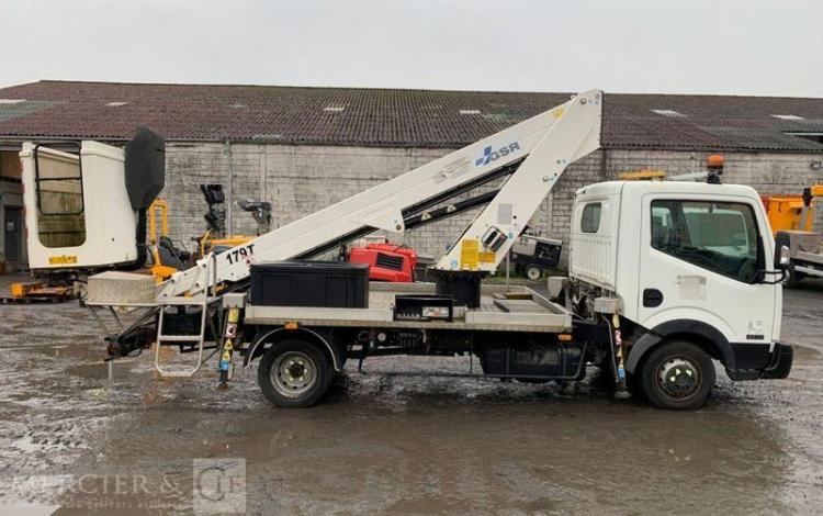 NISSAN CABSTAR AVEC NACELLE GSR E179T – 11 M – DIESEL 142419 KMS – ANNEE 2017  EJ-752-YM