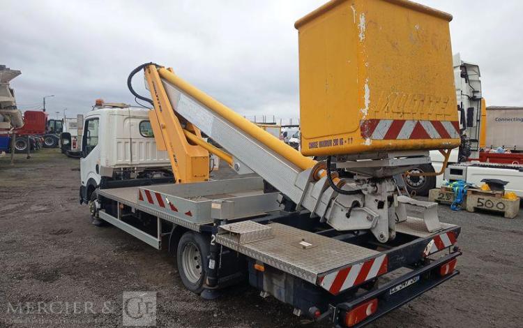 NISSAN CABSTAR NT400 AVEC NACELLE MULTITEL MT202 – 20 METRES – 2404 HEURES – ANNEE 2017 BLANC EL-347-SQ