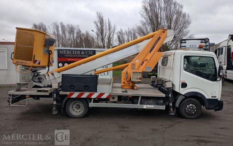 NISSAN CABSTAR NT400 AVEC NACELLE MULTITEL MT202 – 20 METRES – 2404 HEURES – ANNEE 2017 BLANC EL-347-SQ
