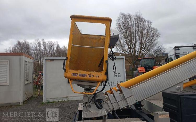 NISSAN CABSTAR NT400 AVEC NACELLE MULTITEL MT202 – 20 METRES – 2404 HEURES – ANNEE 2017 BLANC EL-347-SQ