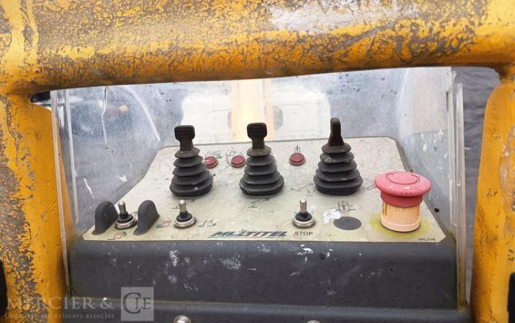 NISSAN CABSTAR NT400 AVEC NACELLE MULTITEL MT202 – 20 METRES – 2404 HEURES – ANNEE 2017 BLANC EL-347-SQ