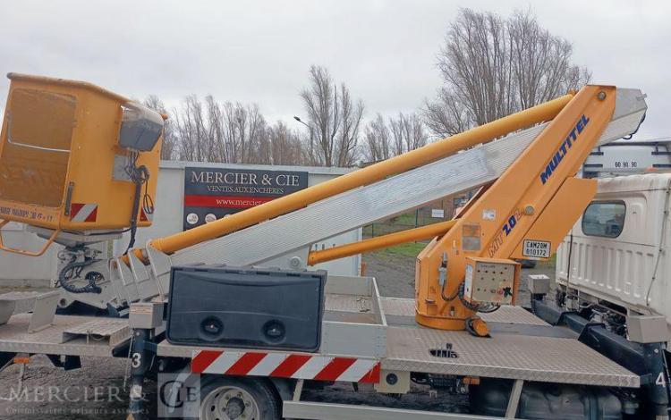 NISSAN CABSTAR NT400 AVEC NACELLE MULTITEL MT202 – 20 METRES – 2404 HEURES – ANNEE 2017 BLANC EL-347-SQ