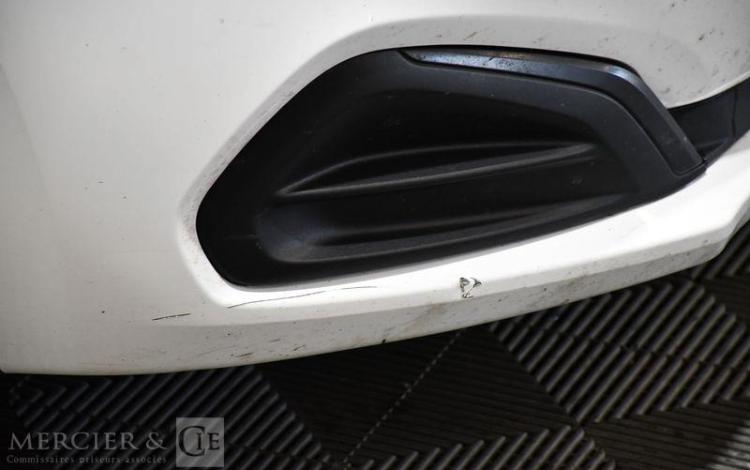 PEUGEOT 208 AFF 1,6 100CH PREMIUM BLANC EL-841-JE