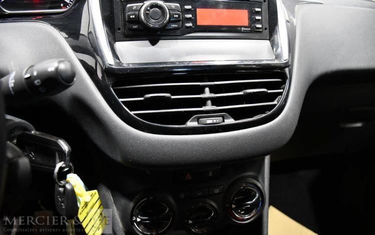 PEUGEOT 208 AFF 1,6 100CH PREMIUM BLANC EL-841-JE