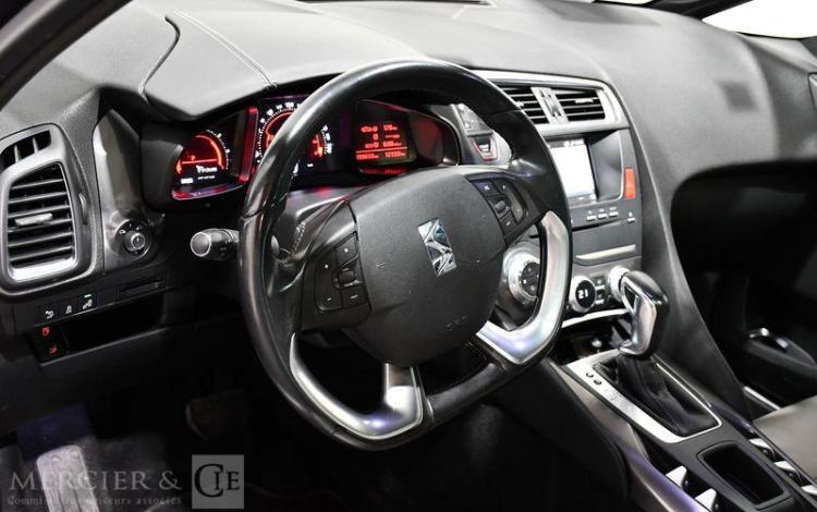 DS DS5 1.6 BLUEHDI 120 SOCHIC BVA NOIR EM-582-YM