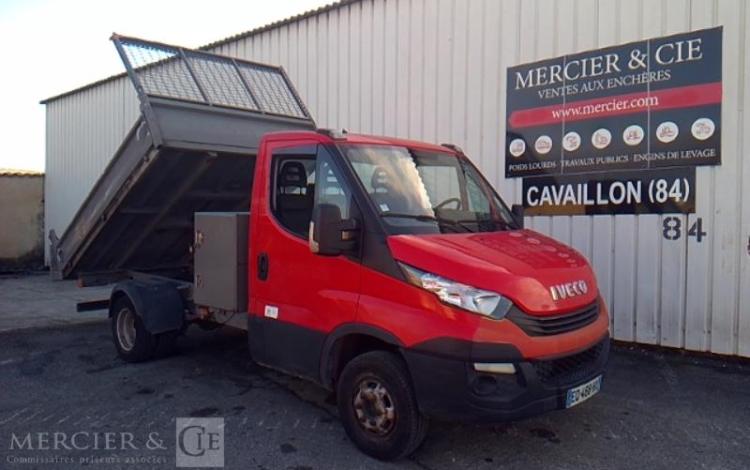 IVECO 35-120 BENNE SIMPLE CABINE COFFRE ROUGE EQ-468-HX