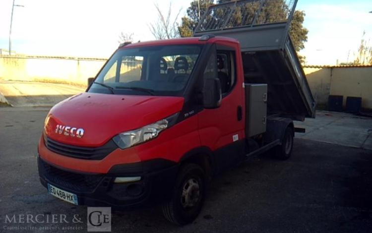 IVECO 35-120 BENNE SIMPLE CABINE COFFRE ROUGE EQ-468-HX