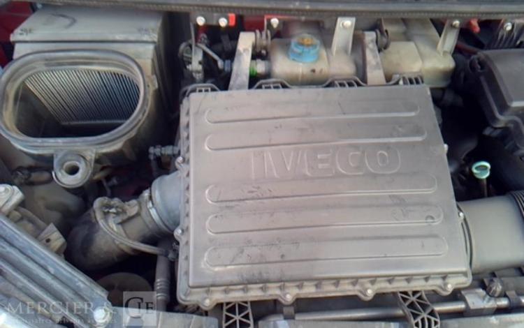 IVECO 35-120 BENNE SIMPLE CABINE COFFRE ROUGE EQ-468-HX