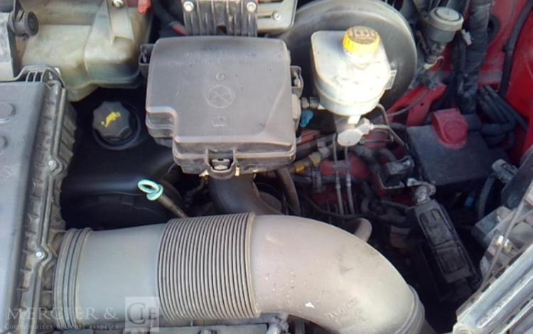 IVECO 35-120 BENNE SIMPLE CABINE COFFRE ROUGE EQ-468-HX