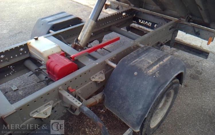 IVECO 35-120 BENNE SIMPLE CABINE COFFRE ROUGE EQ-468-HX