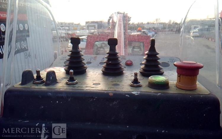 MULTITEL 35-120 NACELLE SUR VL MULTITEL MT222 22M 3520H ROUGE EQ-891-ZD