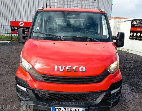 IVECO DAILY 35C12  BENNE DOUBLE CABINE – DIESEL – 132690 KMS – ANNEE 2017 ROUGE ER-705-EL