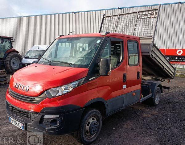 IVECO DAILY 35C12  BENNE DOUBLE CABINE – DIESEL – 132690 KMS – ANNEE 2017 ROUGE ER-705-EL