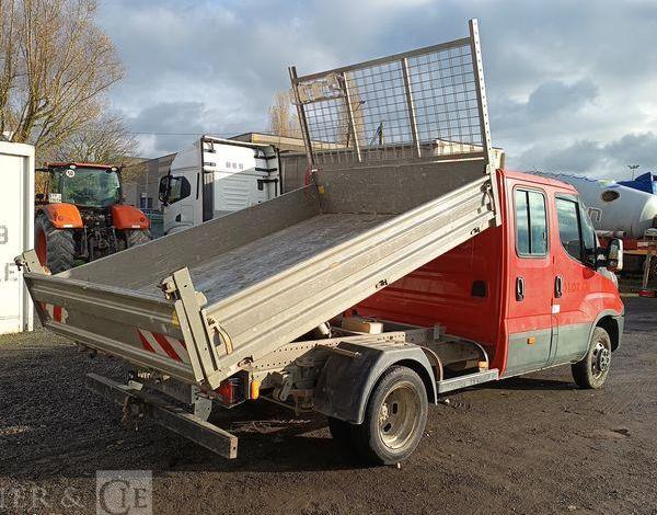 IVECO DAILY 35C12  BENNE DOUBLE CABINE – DIESEL – 132690 KMS – ANNEE 2017 ROUGE ER-705-EL