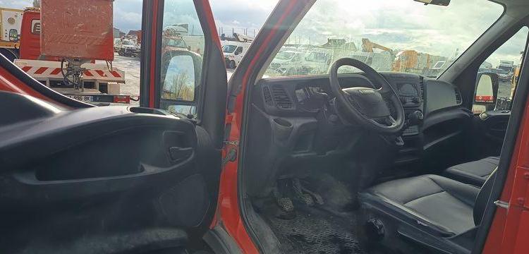 IVECO DAILY 35C12  BENNE DOUBLE CABINE – DIESEL – 132690 KMS – ANNEE 2017 ROUGE ER-705-EL