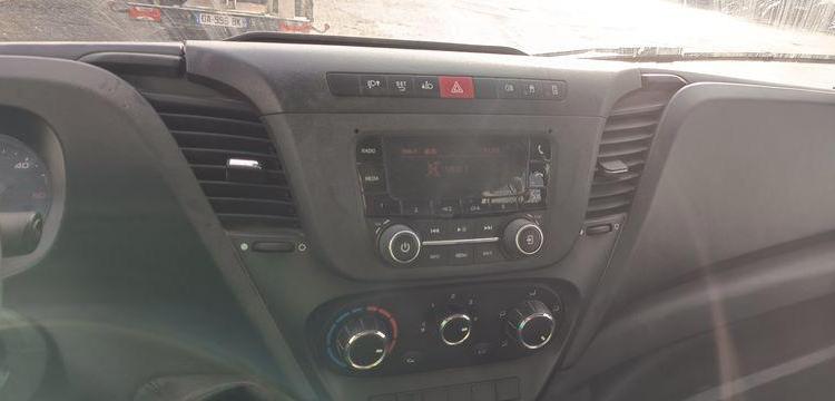 IVECO DAILY 35C12  BENNE DOUBLE CABINE – DIESEL – 132690 KMS – ANNEE 2017 ROUGE ER-705-EL