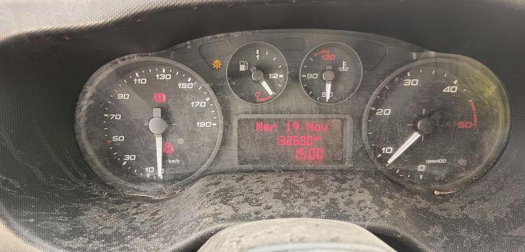 IVECO DAILY 35C12  BENNE DOUBLE CABINE – DIESEL – 132690 KMS – ANNEE 2017 ROUGE ER-705-EL