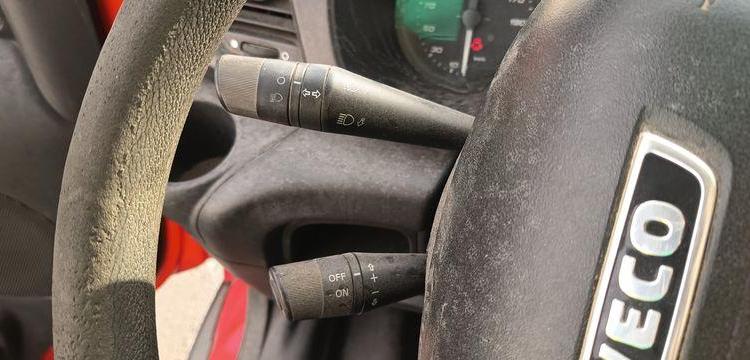 IVECO DAILY 35C12  BENNE DOUBLE CABINE – DIESEL – 132690 KMS – ANNEE 2017 ROUGE ER-705-EL