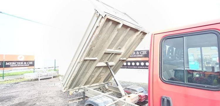 IVECO DAILY 35C12  BENNE DOUBLE CABINE – DIESEL – 132690 KMS – ANNEE 2017 ROUGE ER-705-EL