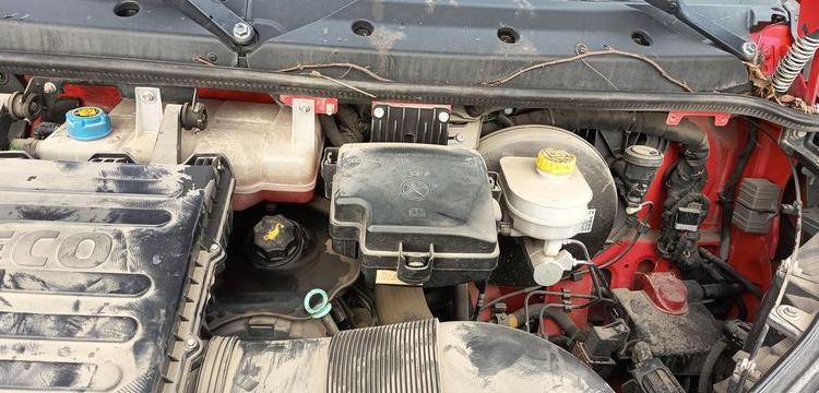 IVECO DAILY 35C12  BENNE DOUBLE CABINE – DIESEL – 132690 KMS – ANNEE 2017 ROUGE ER-705-EL