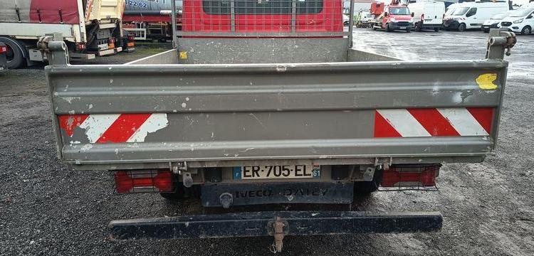 IVECO DAILY 35C12  BENNE DOUBLE CABINE – DIESEL – 132690 KMS – ANNEE 2017 ROUGE ER-705-EL