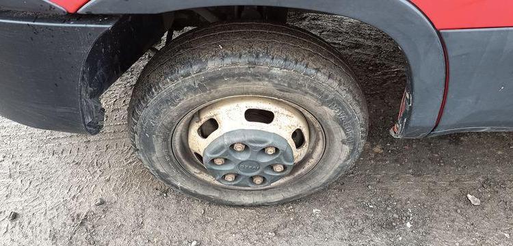 IVECO DAILY 35C12  BENNE DOUBLE CABINE – DIESEL – 132690 KMS – ANNEE 2017 ROUGE ER-705-EL