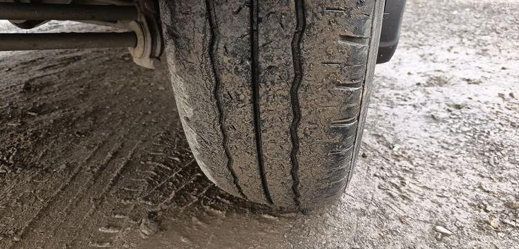 IVECO DAILY 35C12  BENNE DOUBLE CABINE – DIESEL – 132690 KMS – ANNEE 2017 ROUGE ER-705-EL