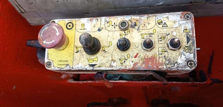 RENAULT MASTER AVEC NACELLE FRANCE ELEV 121 FCC – 11M – DIESEL – 1700 H – ANNEE 2017 ROUGE ES-003-DL