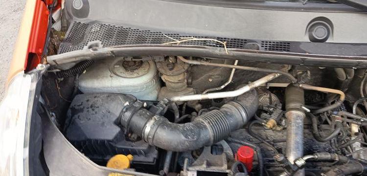 RENAULT MASTER AVEC NACELLE FRANCE ELEV 121 FCC – 11M – DIESEL – 1700 H – ANNEE 2017 ROUGE ES-003-DL