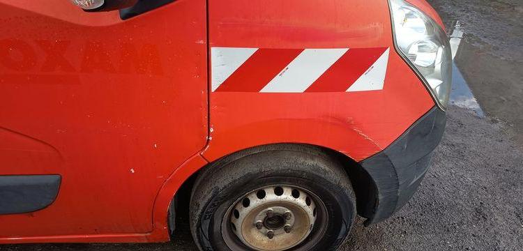 RENAULT MASTER AVEC NACELLE FRANCE ELEV 121 FCC – 11M – DIESEL – 1700 H – ANNEE 2017 ROUGE ES-003-DL