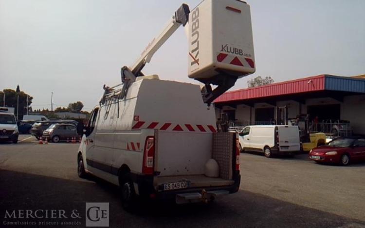 RENAULT MASTER NACELLE SUR VL 12M 1783H BLANC ES-049-CQ