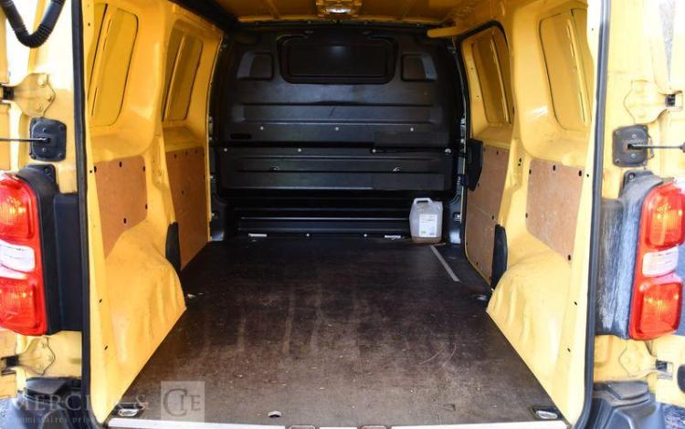 CITROEN JUMPY STD BLUEHDI 95CH BVM TAILLE M CONFORT
 JAUNE ES-133-PC