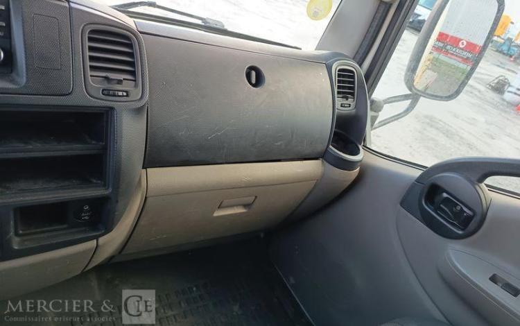 NISSAN NT400 AVEC NACELLE TOPY11 – 10 M – DIESEL – 1420 H –  98070 KMS – AN 2017 BLANC ES-823-TE