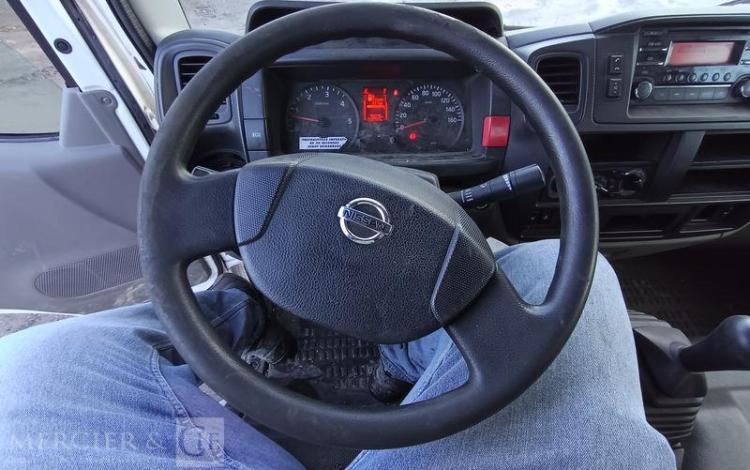 NISSAN NT400 AVEC NACELLE TOPY11 – 10 M – DIESEL – 1420 H –  98070 KMS – AN 2017 BLANC ES-823-TE