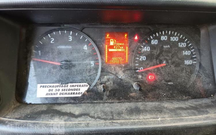 NISSAN NT400 AVEC NACELLE TOPY11 – 10 M – DIESEL – 1420 H –  98070 KMS – AN 2017 BLANC ES-823-TE