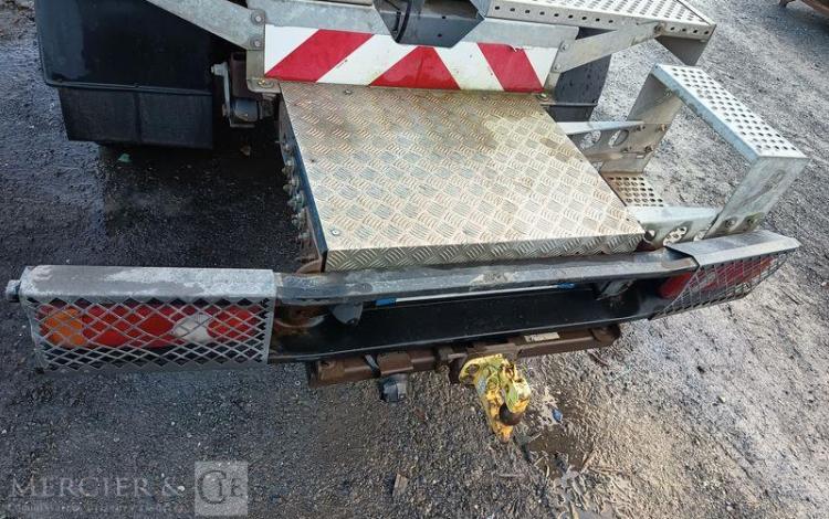 NISSAN NT400 AVEC NACELLE TOPY11 – 10 M – DIESEL – 1420 H –  98070 KMS – AN 2017 BLANC ES-823-TE