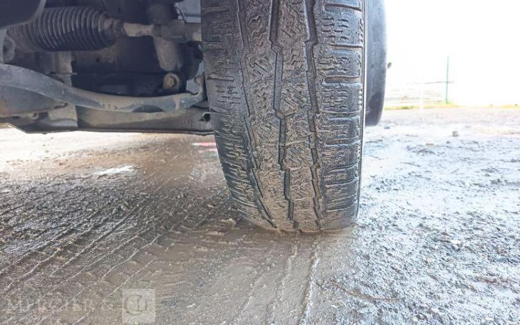 NISSAN NT400 AVEC NACELLE TOPY11 – 10 M – DIESEL – 1420 H –  98070 KMS – AN 2017 BLANC ES-823-TE