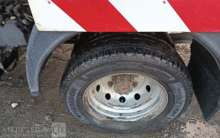 NISSAN NT400 AVEC NACELLE TOPY11 – 10 M – DIESEL – 1420 H –  98070 KMS – AN 2017 BLANC ES-823-TE