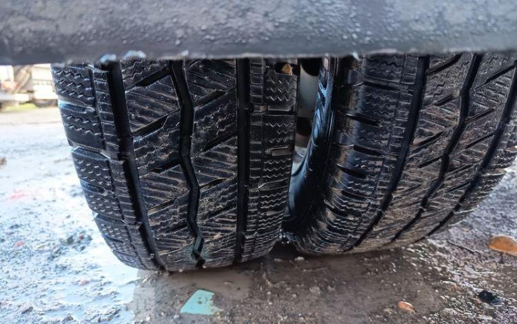 NISSAN NT400 AVEC NACELLE TOPY11 – 10 M – DIESEL – 1420 H –  98070 KMS – AN 2017 BLANC ES-823-TE