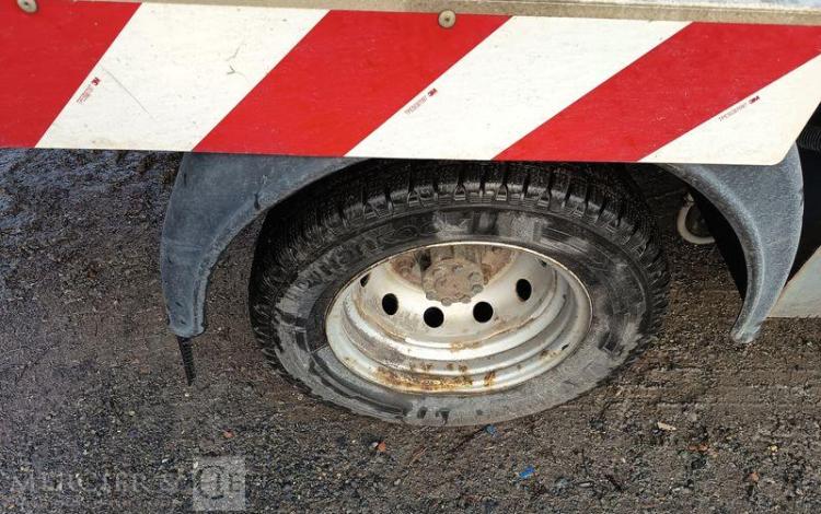 NISSAN NT400 AVEC NACELLE TOPY11 – 10 M – DIESEL – 1420 H –  98070 KMS – AN 2017 BLANC ES-823-TE