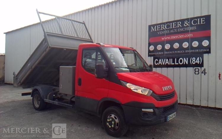 IVECO 35-120 BENNE SIMPLE CABINE COFFRE ROUGE EW-452-WV