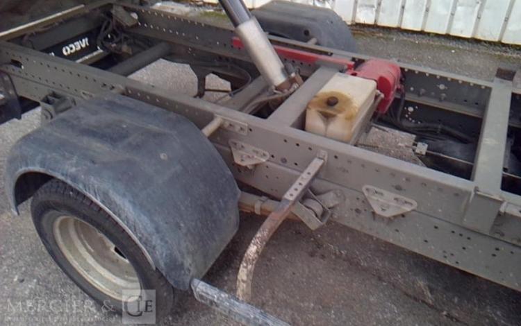 IVECO 35-120 BENNE SIMPLE CABINE COFFRE ROUGE EW-452-WV