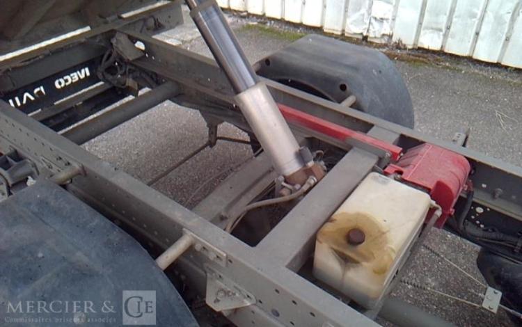 IVECO 35-120 BENNE SIMPLE CABINE COFFRE ROUGE EW-452-WV