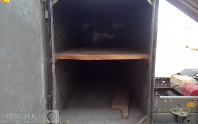 IVECO 35-120 BENNE SIMPLE CABINE COFFRE ROUGE EW-452-WV