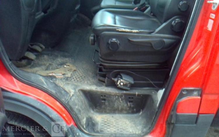 IVECO 35-120 BENNE SIMPLE CABINE COFFRE ROUGE EW-452-WV